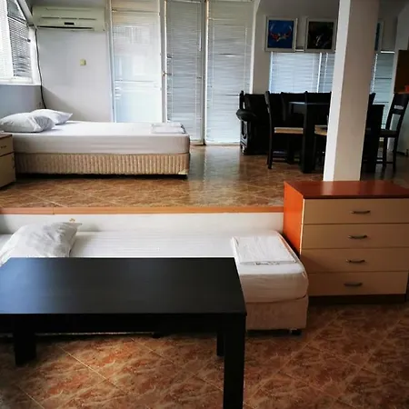 Hotel Jelezchevi Guest Primorsko