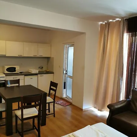 Jelezchevi Guest Hotel 2*