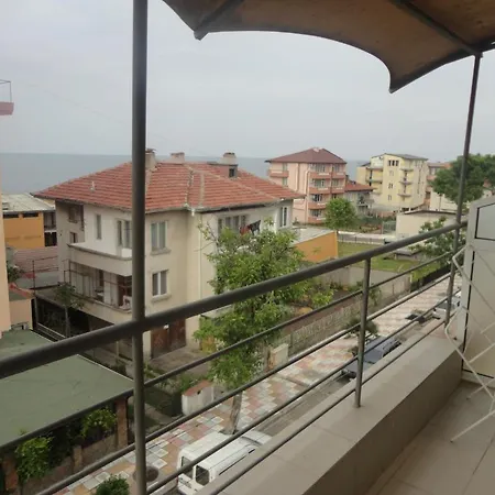 Jelezchevi Guest 2* Primorsko