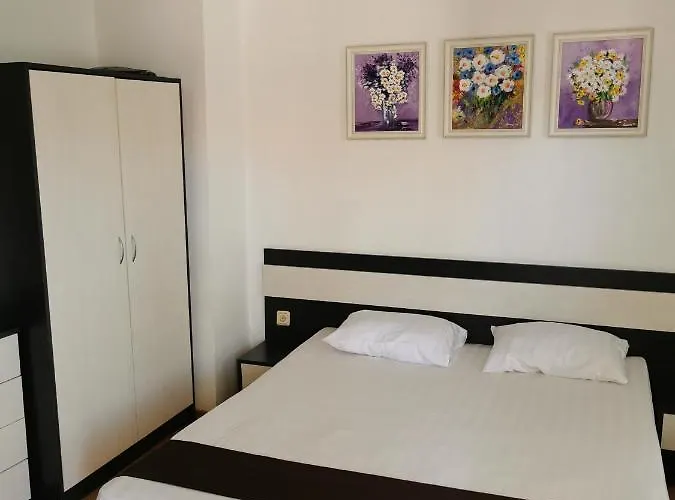 Jelezchevi Guest Πριμόρσκο