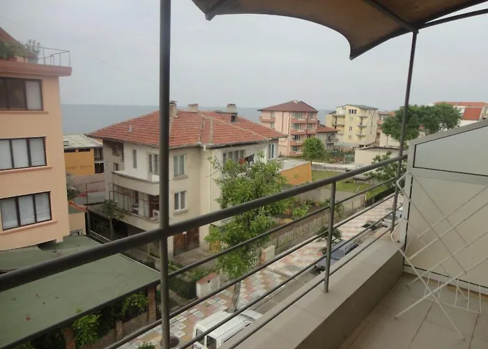 Jelezchevi Guest 2* Πριμόρσκο