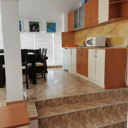 железчеви Хотел 2*