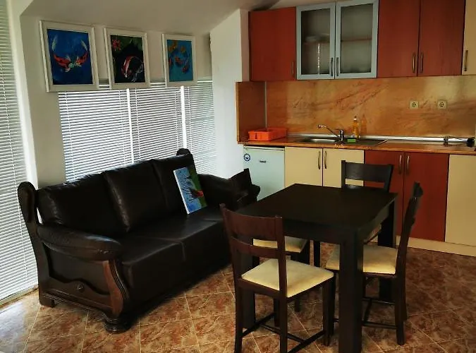 Jelezchevi Guest Πριμόρσκο