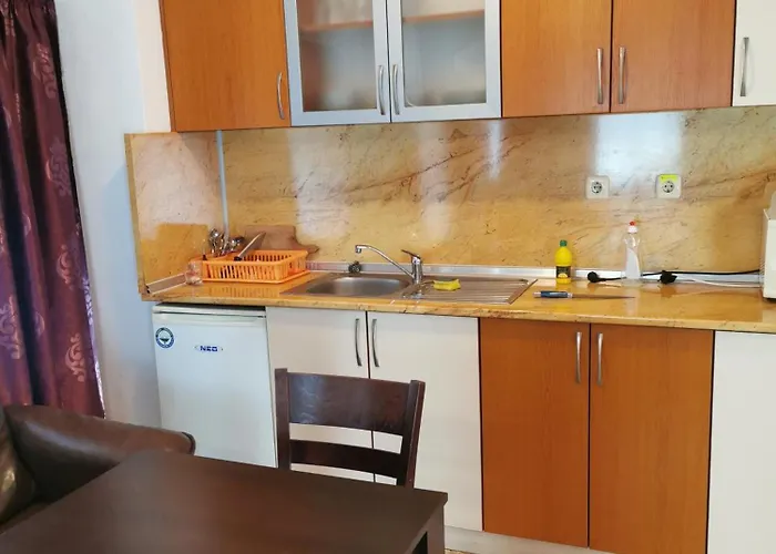 Jelezchevi Guest Πριμόρσκο